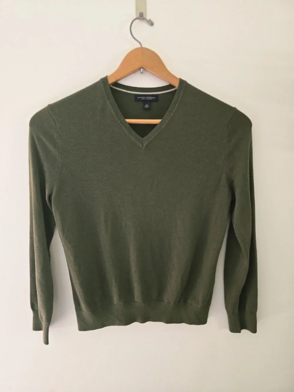 Banana Republic Silk Cashmere V-Neck Dark Green Knit Sweater Mens M Pullover